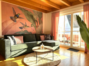 NAMASTÉ Homes - Ferienwohnung mit Balkon & Carport